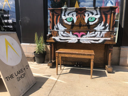 Pianos downtown